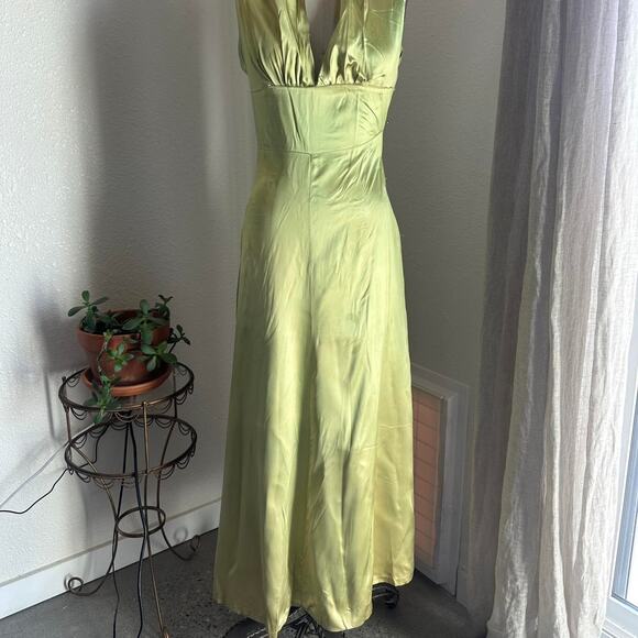 Women’s Medium Dress Chartreuse Satin Halter Gown Handmade Vintage Glam - Picture 2 of 6